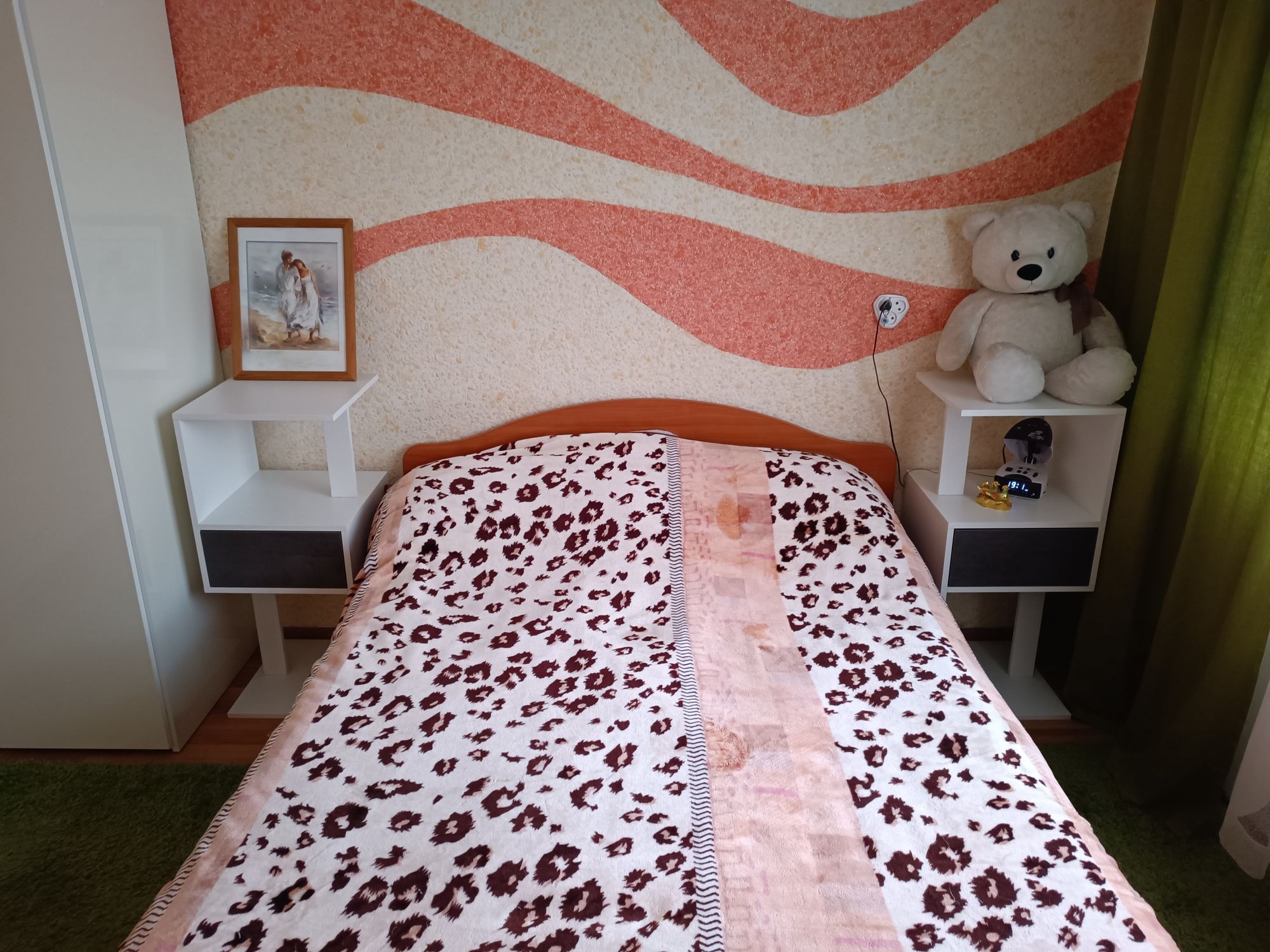 Тумбы прикроватные зеркальные